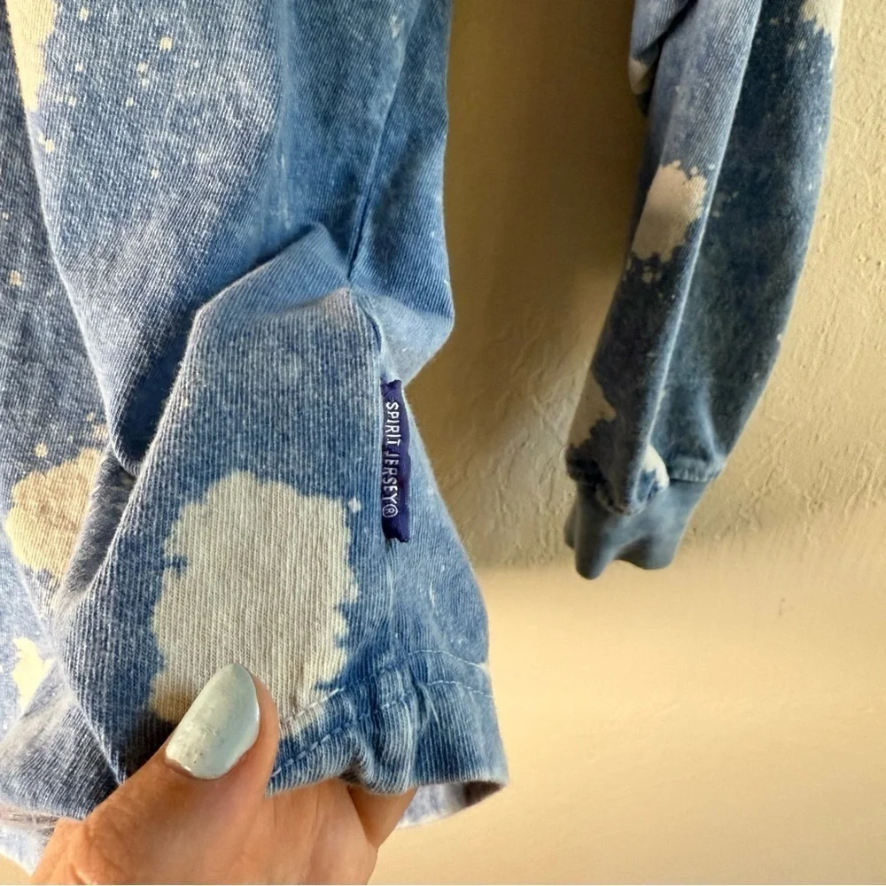 Disneyland Bleach Splatter Spirit Jersey Size Small Blue and White - Picture 4 of 7